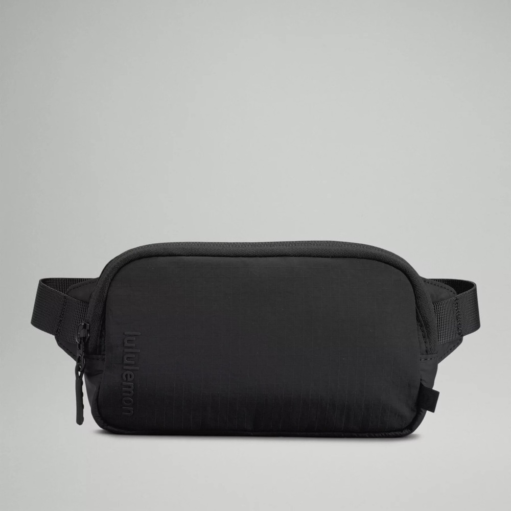 NWT Lululemon Everywhere Belt Bag Mini